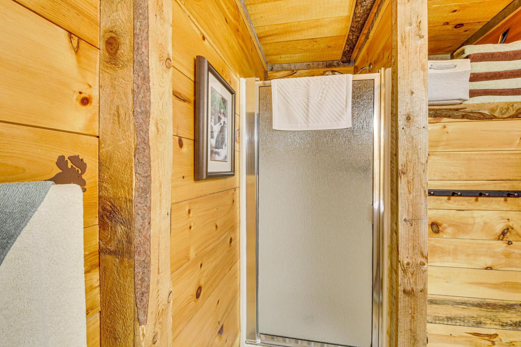 Rustic Searsport Cabin Loft And Sunroom On 10 Acres Exterior photo