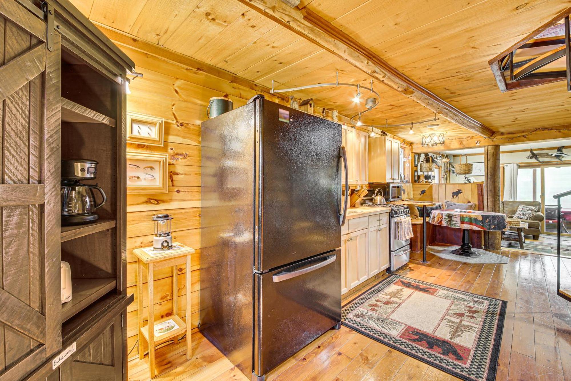 Rustic Searsport Cabin Loft And Sunroom On 10 Acres Exterior photo