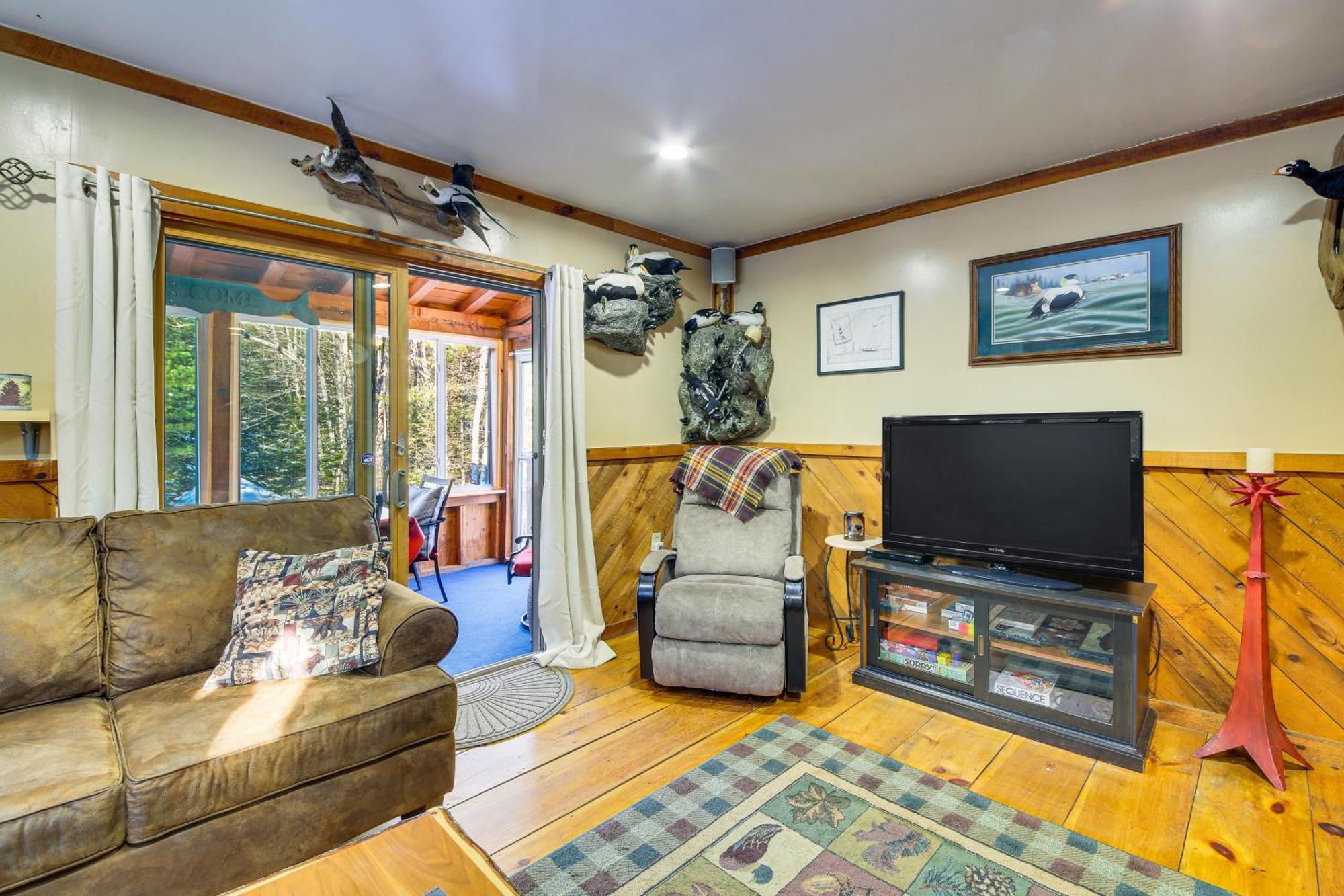 Rustic Searsport Cabin Loft And Sunroom On 10 Acres Exterior photo